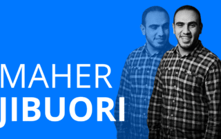 Schriftzug Maher Jibuori und ein freigestelltes Foto eines Mannes