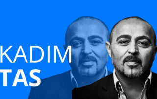 Der Mann Kadim Tas, der über seinen beruflichen Werdegang erzählt.